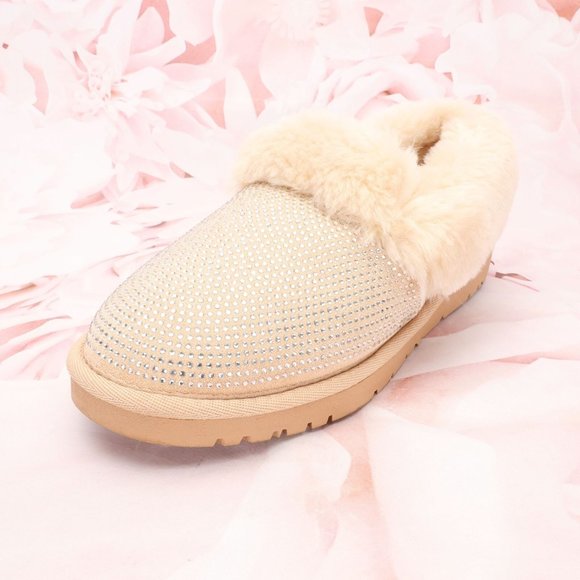 Women's Embellished Faux Sheepskin House Slippers Size 8M Cream Indoor Non-Slip - Picture 3 of 10